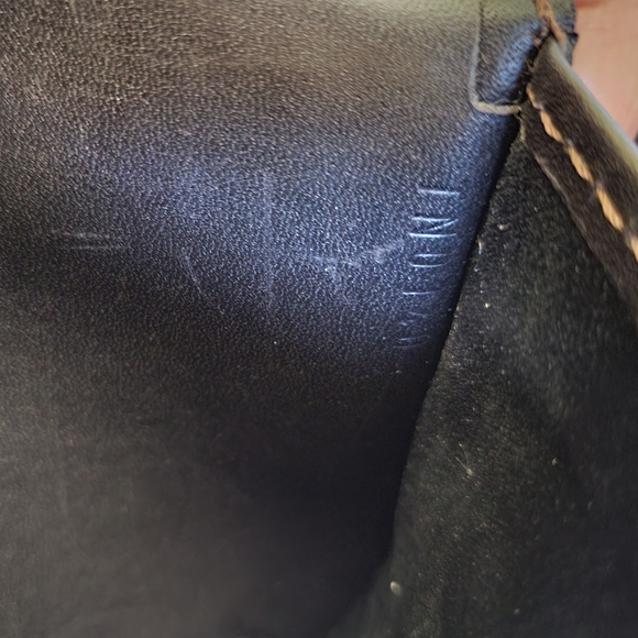 Louis Vuitton Utah Leather Men's Wallet in Dark Brown. - Picture 12 of 16